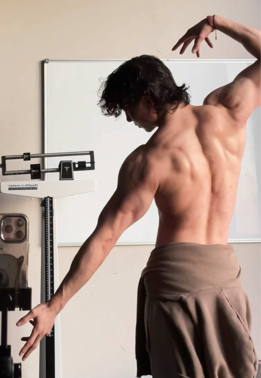 Can you read my poker face 🃏 #aesthetics #GymTok #biceps #abs #asian 