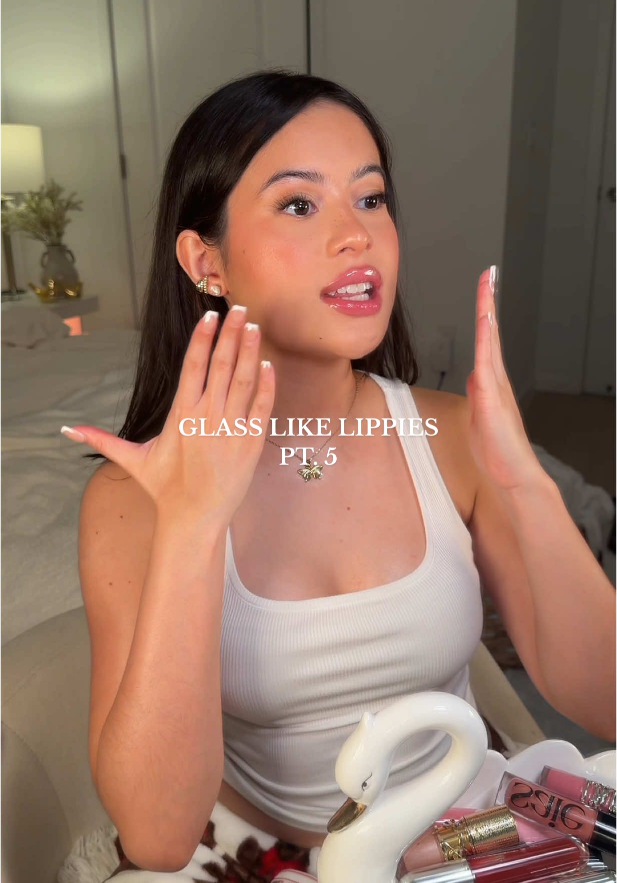 I LOVE finding glass like lippies (it’s one of my favorite things ever) 😛 #fyp #makeup #BeautyTok #makeupfinds #lipgloss 