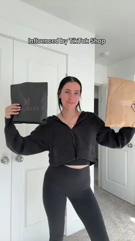 OBSESSED w these!! Do we like 🖤 or 💙 better??? @TikTok Shop 🇺🇸 #tiktokshop #influenced #shop 