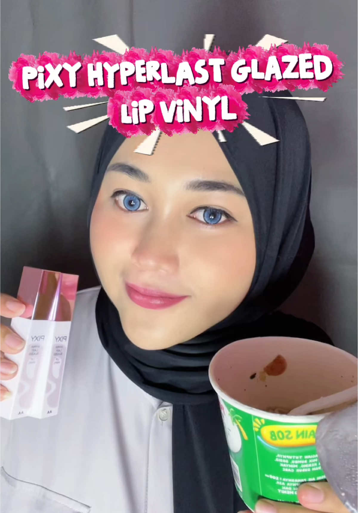 Lip Vinyl tapi gak kering sama sekali, awet banget buat makan gak takut ilang xixix