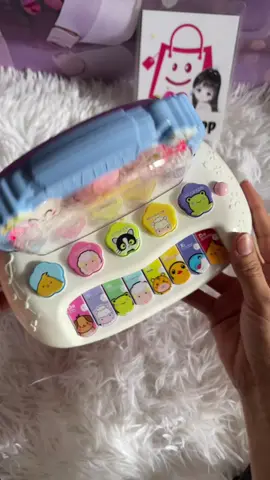 Snowflake Musical Instrument Children's Rotating Music Piano with Light Sound Educational Toys Kids Gift Animals Sounding Keyboard Baby Play Type Christmas Gifts for Infants 0-3 Years Old Children's gifts singing vocalizations voice learning speaking  Description Category: Early Education/Early Childhood Education Story Machine Function: Music/Sound Material: Plastic/Plastic Memory capacity: no memory Specifications: 24 * 16 * 15.5cm Three AA batteries need to be installed (batteries need to be purchased separately) Ability development: emotion, vision, intellectual development, crawling, hands-on brain, grasping, senses, hand-eye coordination, other ability development, interactive toys, hearing, parent-child communication, interest development Applicable age: infants (0-3 years old) 