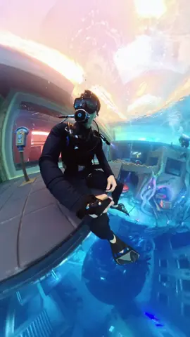 Kinda had a panic attack no cyappp #deepdivedubai #scubadiving #pool  #dubai 