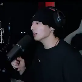 Jungkook also sings in his live stream today 