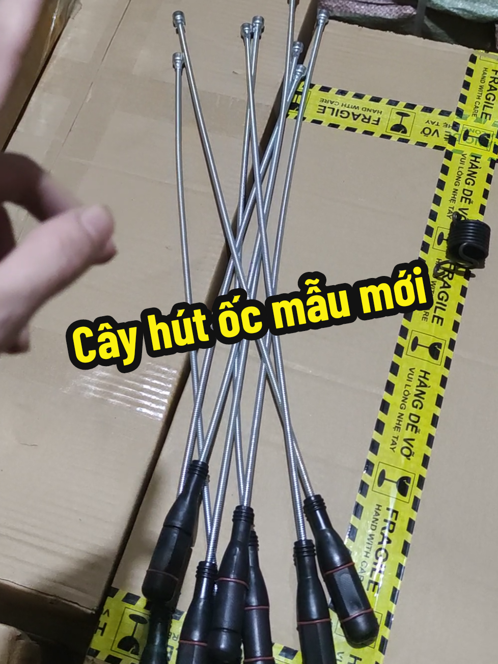 Cây hút ốc nam châm mẫu mới  đầu to hơn,lực hút tốt hơn. #ptxm24h #cayhutoc #câyhútốc #donghesuaxe #donghexemay 