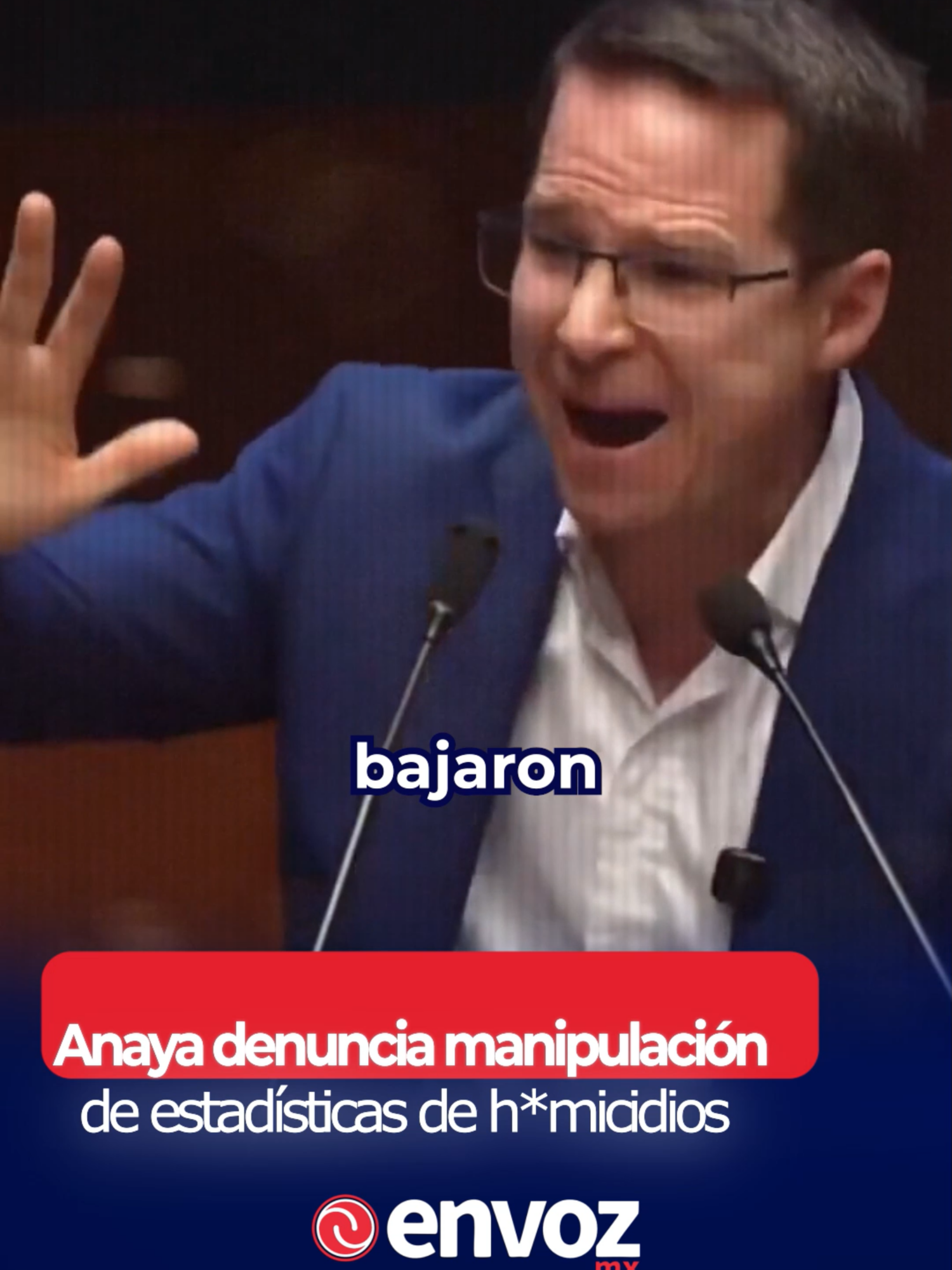 Ricardo Anaya denunció que el Gobierno federal manipula las estadísticas de h*micidios para aparentar una reducción de la violencia. El excandidato presidencial afirmó que el as*sinato del alcalde de Uruapan, Carlos Manzo, demuestra que la inseguridad sigue en aumento y que los datos oficiales “no reflejan la realidad del país”. Recordó que ya son diez los alcaldes as*sinados en el actual sexenio. #noticias #RicardoAnaya #CarlosManzo #Violencia #México