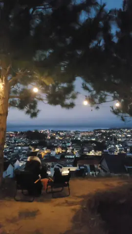 Thèm một chiều lên đồi Ngô Quyền, uống ly cacao nóng, ngắm thành phố về đêm. Với một đứa thích lạnh như mình thì lên đồi hóng gió nó chill thiệt sự😂 #dalat #trending #samrongchoi #photography #dulich 