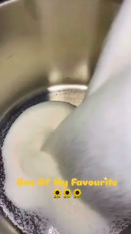 One Of My Favourite Apples I’ve Done Not Too Much Just Simply Beautiful 🌻🌻🌻🌻🌻 #fypシ゚ #candyapples #sunflowertheme🌻 #desototx #fypシ゚viral 