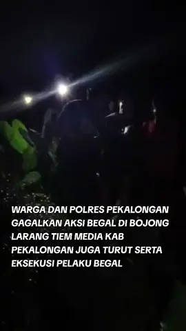 WARGA DAN POLRES PEKALONGAN GAGALKAN AKSI BEGAL DI BOJONG LARANG Pekalongan — Aksi kejahatan jalanan kembali terjadi di wilayah Kabupaten Pekalongan. Seorang pelaku begal berhasil digagalkan oleh warga bersama jajaran Polres Pekalongan pada Senin malam 5 November 2025 di kawasan Bojong Larang, Kecamatan Kajen. Kejadian bermula saat seorang pengendara motor menjadi incaran pelaku yang diduga beraksi 2 orang. Pelaku mencoba memberhentikan korban di jalur hutan Bojong Larang yang kurang penerangan jalan. Korban kaget ketika di berhentikan secara mendadak,korban sempat melawan saat di pukul menggunakan kayu, beruntung korban bisa melarikan diri dan meminta pertolongan. Korban melapor langsung ke pihak polisi dan langsung bertindak, warga sekitar yang melintas bersama anggota kepolisian langsung bergerak cepat. Pelaku yang panik sempat berusaha melarikan diri, namun berhasil ditangkap tidak jauh dari lokasi kejadian. Dari tangan pelaku, petugas mengamankan sejumlah barang bukti, yang diduga digunakan untuk mengancam korban. Tidak ada korban luka serius dalam kejadian ini, namun peristiwa tersebut sempat membuat warga sekitar resah. Warga mengapresiasi respon cepat kepolisian dan berharap patroli di daerah rawan dapat ditingkatkan. “Alhamdulillah bisa tertangkap. Daerah sini memang agak sepi dan sering terdengar ada kejadian. Semoga polisi makin sering patroli,” ujar salah seorang warga yang ikut membantu menangkap pelaku. Saat ini pelaku tengah menjalani pemeriksaan intensif di Mapolres Pekalongan. Polisi juga masih mengembangkan apakah pelaku terkait dengan aksi kriminal serupa di wilayah sekitar.
