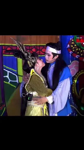 Hèn thiệt kkkk…Lúc chửi thì dữ dằn lắm lúc năng nỉ thì chời ơi hèn…Anh San ơi là Anh San 😂 #nstrongnhan #nsbaongoc #cpsktrongnhanbaongoc #cailuonghoquang #cailuongvietnam 