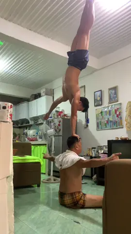 Okay po nay  #fyp #onearmhandstand #silverioduo #circusperformer #gymnastic 