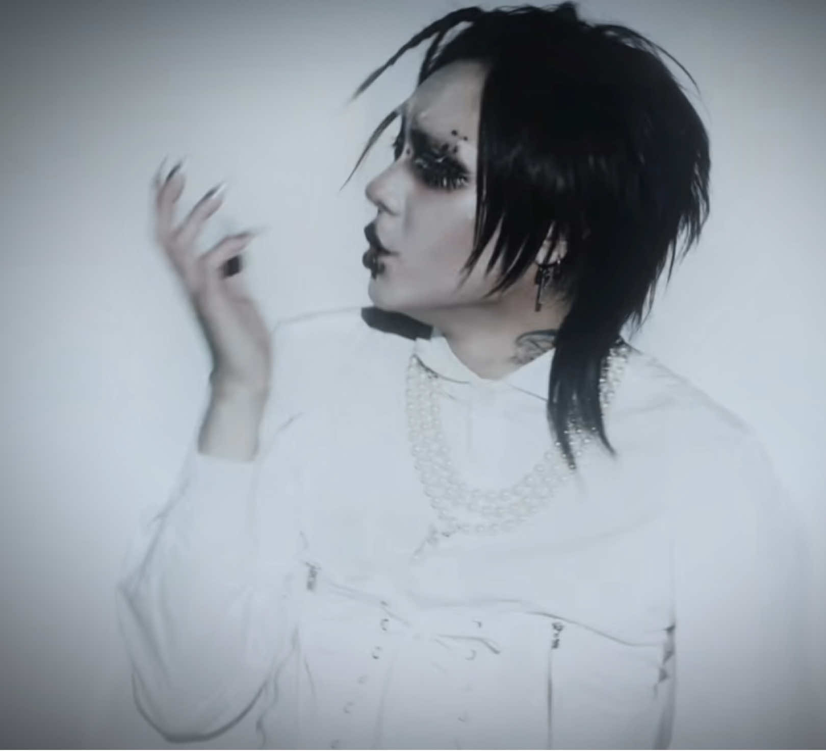Kyuho♡ | the longer you watch the worse the edit gets | also idk if it will be off beat when i post it lets just hope not || #madmansesprit #kyuho #V系 #visualkei #CapCut 