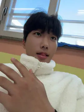 마지막에 뭐 닮은 거 같은데 함 봐봐 장담모한다 #추천 #09 #fyp #장담모한다 #찐따 