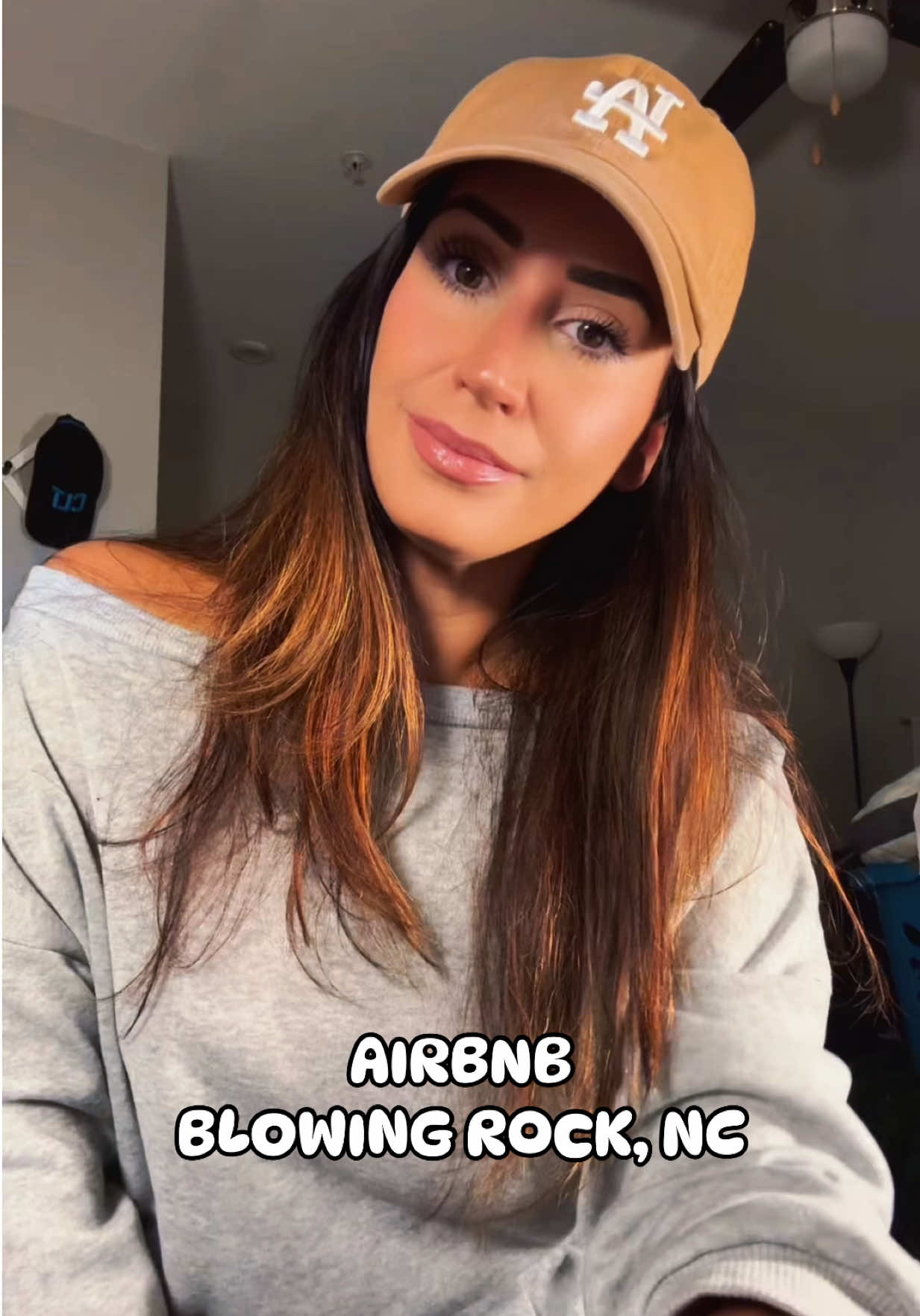 AIRBNB TOUR! 🏠 BLOWING ROCK, NC 📍 #airbnbfinds  #airbnb #housetour  #mountainhouse  #blowingrock 