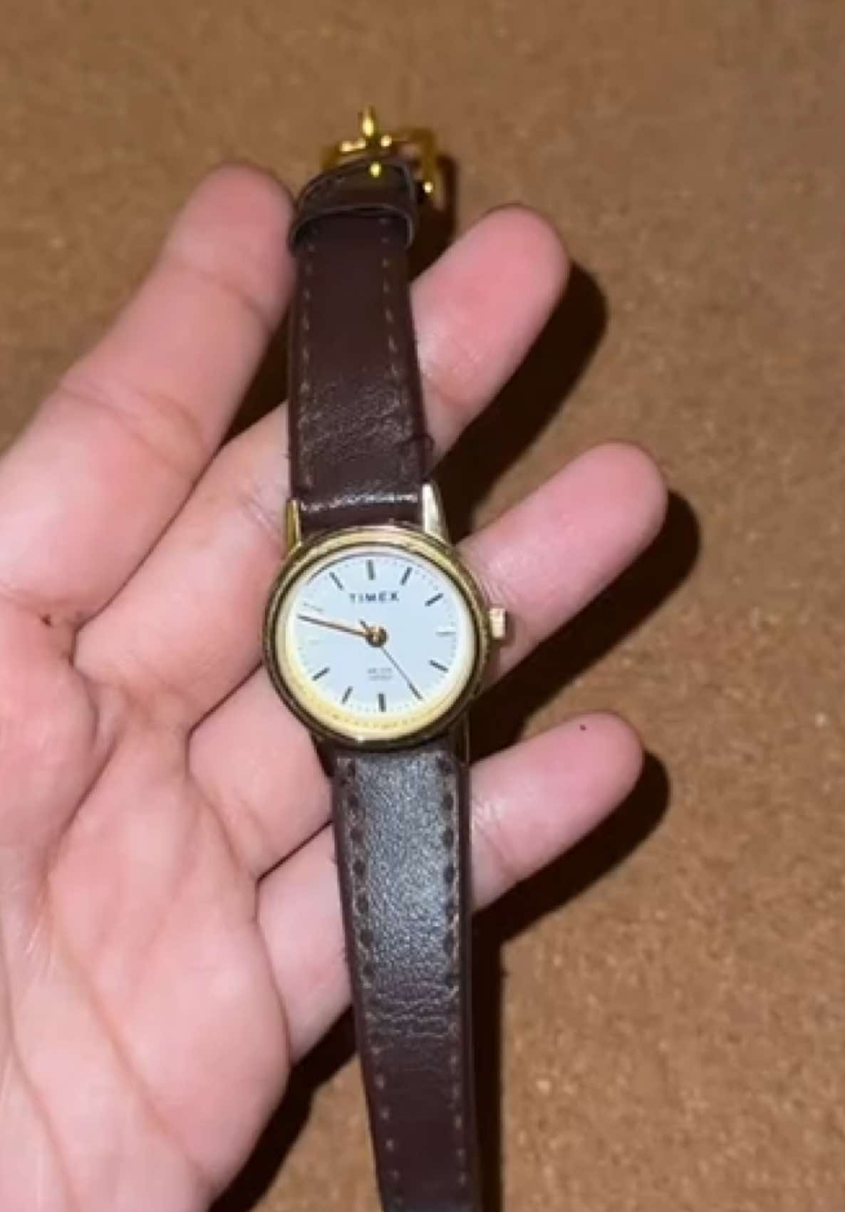 2 years na sakin to guys 🫶🏻  Good quality padin ♥️ #timex #watch #womenswatch 