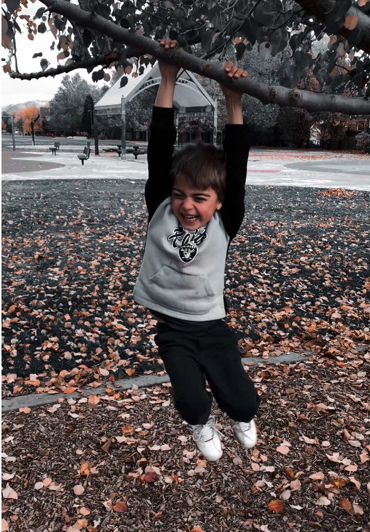 Theee man behind the camera<<< 🤣🤣 #mauiwowie #fyp #bossbaby #foryoupage 