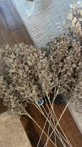 snowy white mantle installation with metallics and t e x t u r e #mantledecor #christmasdecorations #eventstylist #chicagoevents #elliestyled 🤍❄️