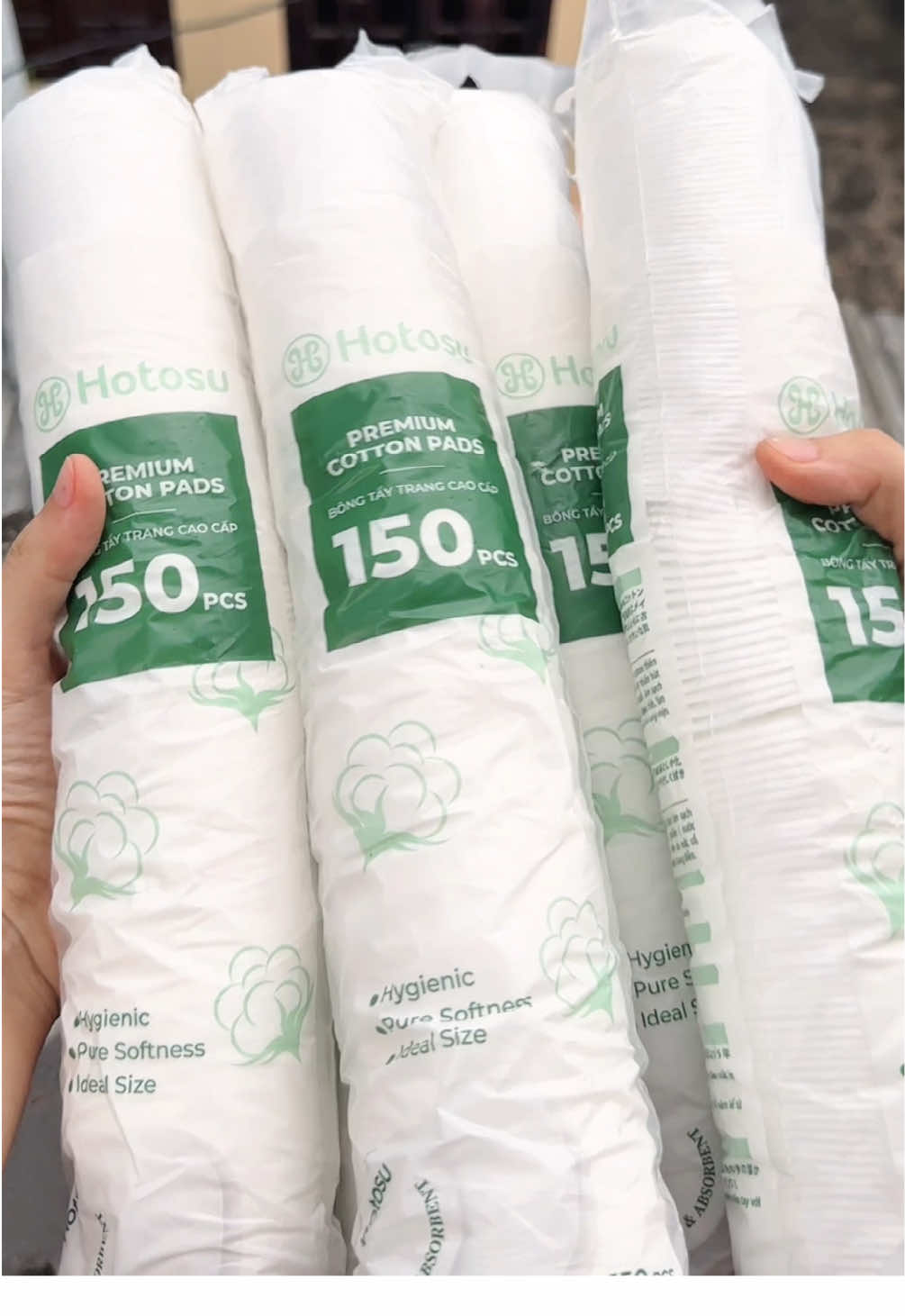 Bông tẩy trang cotton cao cấp ko xơ bông Hotosu đang được trợ zá #bongtaytrang #bongtaytrangcottonpads #hotosu #chamsocda #ngoctienich  @Ngọc Tiện Ích  @Ngọc Tiện Ích  @Ngọc Tiện Ích 