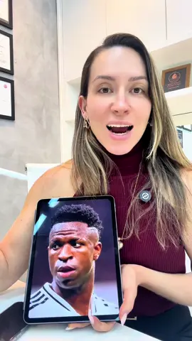 Brincadeira ou não… A harmonização muda tudo, né? 😍 Um queixo projetado, uma mandíbula marcada e pronto, o olhar já fica até mais confiante! #harmonizacaofacial #botox #viniciusjunior #esteticafacial 