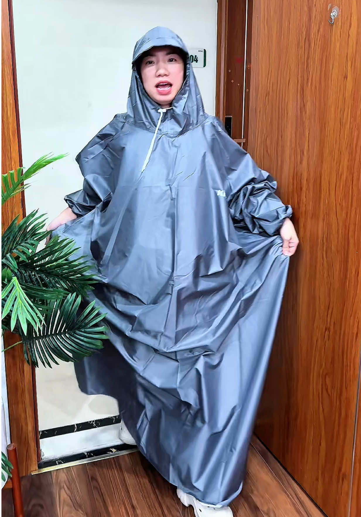 Áo mưa bít da cá Kiotool siêu tiện lợi #xuhuong #aomuabitdacakiotool #aomua #huyenhomhinh365 