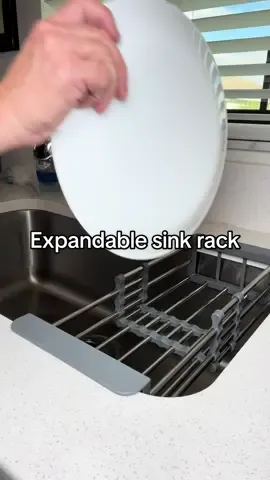Keep your counters clutter-free with this stainless steel expandable sink rack dish strainer 🧽✨ — it fits right over your sink to save space, air-dries dishes fast, and rolls up for easy storage! Perfect for small kitchens, apartments, RVs, or anyone who loves sleek, functional design. #kitchenmusthave #dishdryingrack #SinkOrganizer #smallspaceliving #tiktokshopcreatorpicks 
