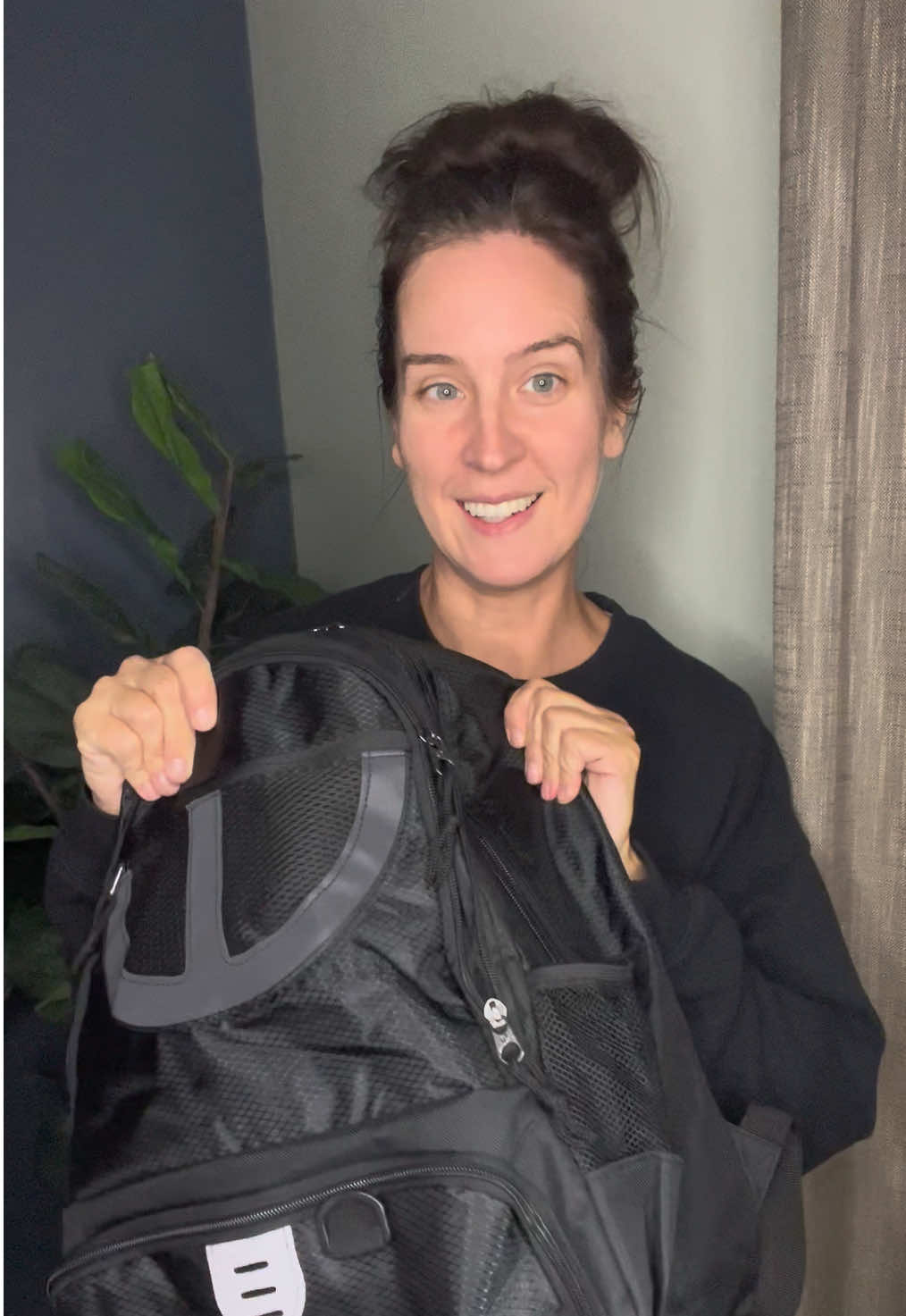 Game day ready 🙌 This backpack fits it all — shoes, gear, water, and more. Durable, spacious, and made for the court and beyond.  #BasketballBag #SportsGear #GameDayReady