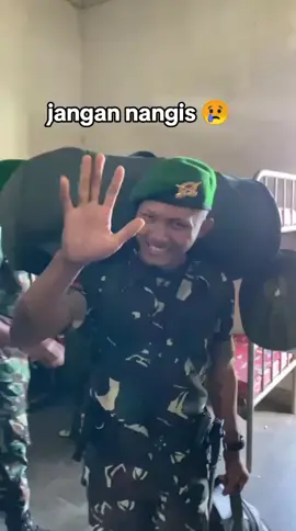pertemuan pasti ada perpisahan,tapi yang buat sedih berpisah dari teman seperjuangan😢 #tniindonesia🇮🇩 