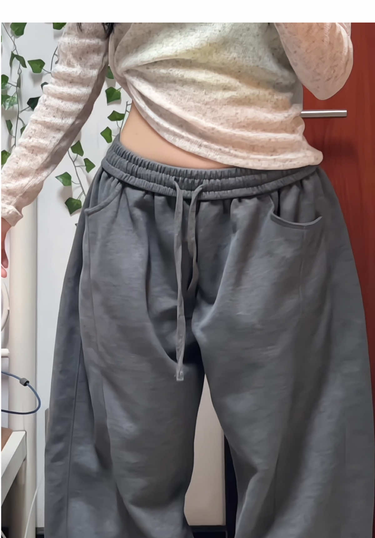 #กางเกงวอร์ม #กางเกงวอร์มขายาว #กางเกงวอร์มสายฝอ #กางเกงวอร์มขาปล่อย #กางเกงวอร์มแฟชั่น 