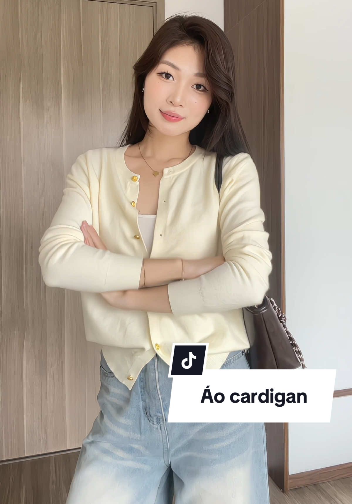 +1 em áo len dày dặn, xinh xắn, chất e này mềm và đanh vai, sẽ khó xù lông và khó dão vải, ✅9/10