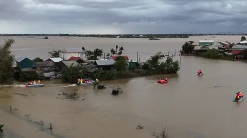 “Không để ai bị bỏ lại phía sau” #xuhuongtiktok #tbttolam #vietnam #quânđộinhândânviệtnam 