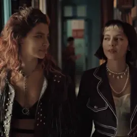 I don't know if I can stand to wait until 2026 🫠 | Vermelho Sangue with English subtitles now available on the drive #fyp #vermelhosangue #celina #florina #fy 