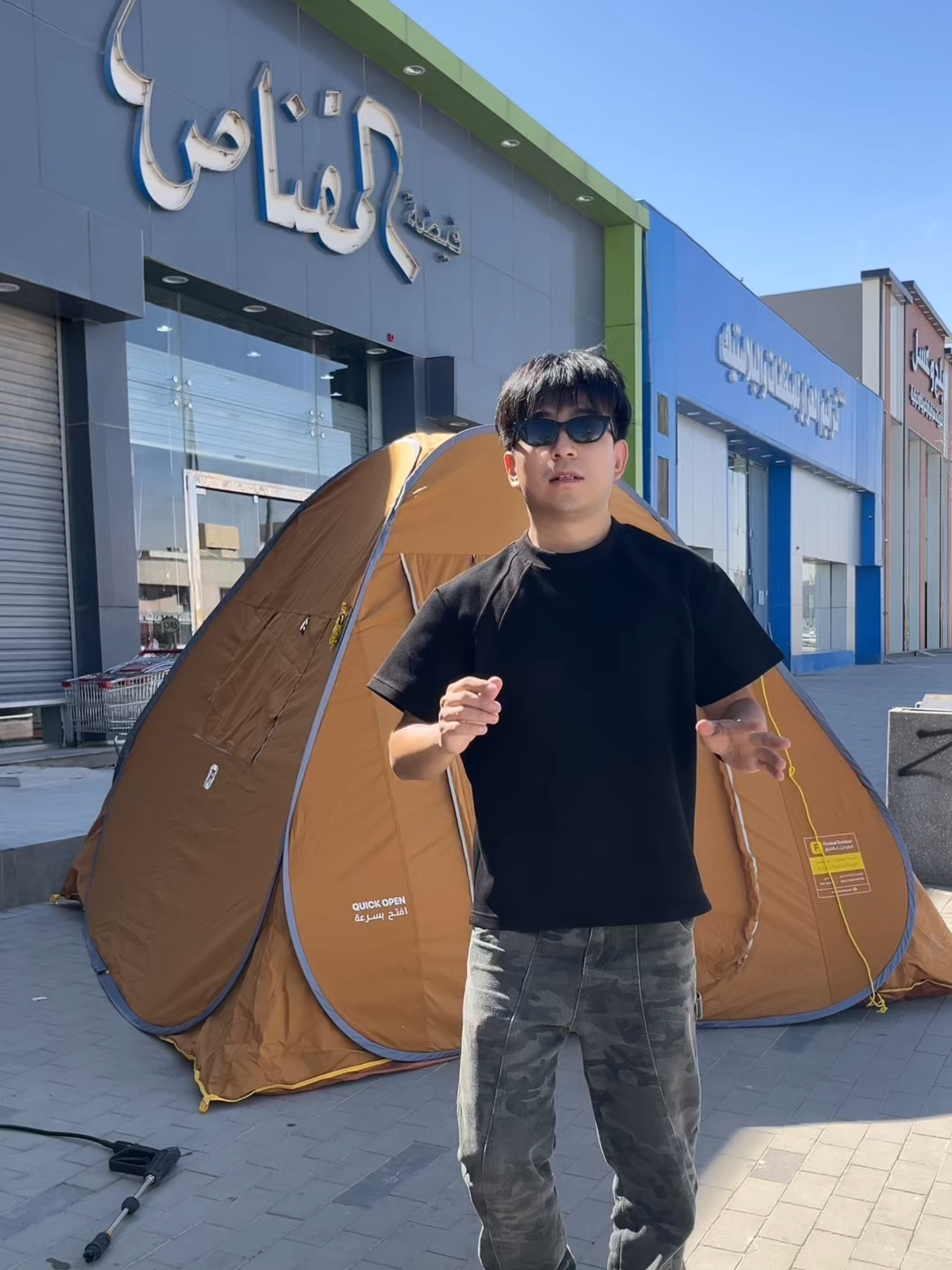 دعوني أعرض لكم كيف يبدو خيمة السفاري في مواجهة 