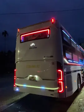 Nghe nói bão bên Philipi cbi qua VN , xe cộ cất đâu đây mn 😆#phongnhunglimousine #xekhachvietnam #nhaxephongnhung #baoso13 