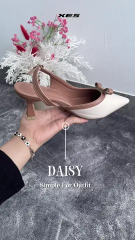 Sepatu dari DAISY untuk outfit yang Simple🥰 #WIBGAJIAN #wibgajian #heelswanita #sepatuwanita #fyp  