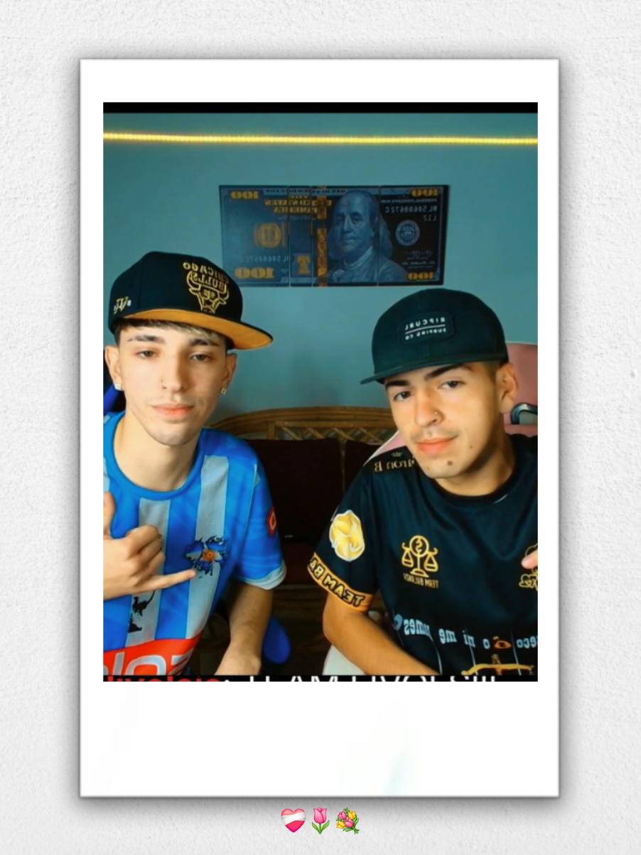 @santii livolsi ⚡️⚡️ @Luchi Livolsi ⚡️ @Mo  los quieros 🥰💖