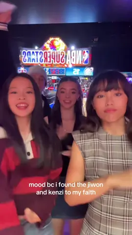 my jiwon and kenzi to my faith!! @𝑀𝒶𝒹𝒹𝓎 ★シ$✖️ @🦄 @Kenzi Richardson@Faith Hedley @Jiwon Lee #fyp #trio #viral #famous #iconic