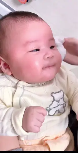 Em đáng iu mừ chắc mẹ khum sợ em đâu hả🤭#cụcvangcuamami #mevabe #viabeyeu #banbebonphuong🙆 