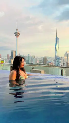 #foryoupage😍 #မြင်ပါများပီးချစ်ကျွမ်းဝင်အောင်လို့🤒🖤 