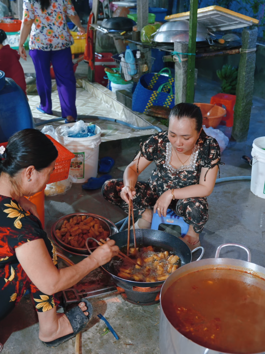 Cảnh nhà gái chuẩn bị tiếp đón nhà trai trong ngày Vu Quy #66dongthap #damcuoimientay #quayphimcuoi #damiphongsucuoi 