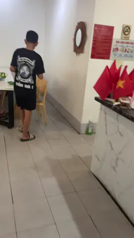 Cu cháu có quả áo chất quá, ai biết mua ở đâu chỉ t với 😆 #hăn🥱 #gieocoffee #fpyシviral #xuhuong 