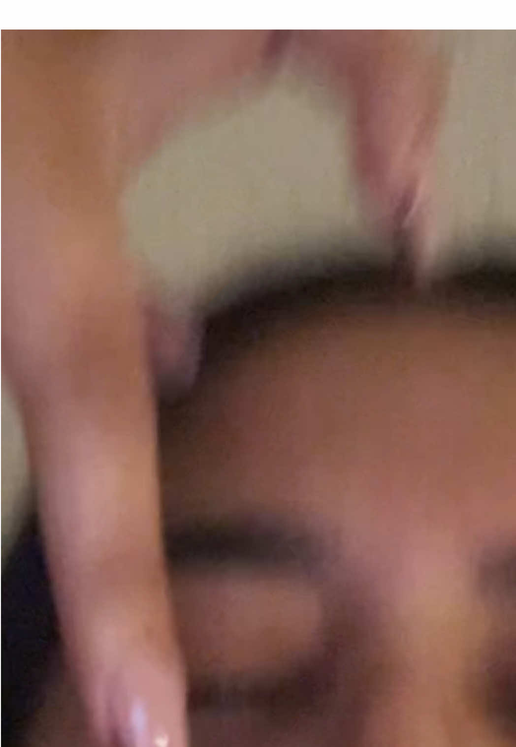 Osea mi papi me trata a si y creen que voy a dejar tratar mal