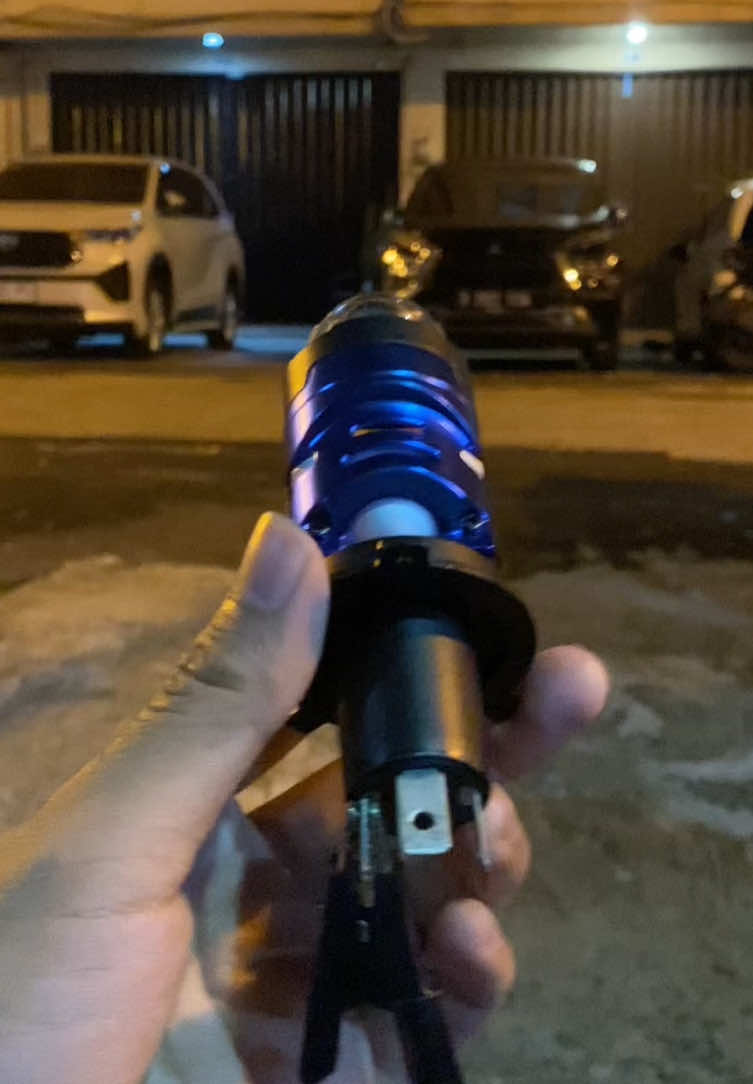 Walau H4 PNP, tapi hasilnya mirip biled premium! MT STAR M101 ini solusi buat yang mau terang fokus tanpa ribet modif. Colok, nyala, dan langsung beda 🔥 #MTStar #M101 #LampuMotorH4 #LampuMotorTerang #BiledPNP     