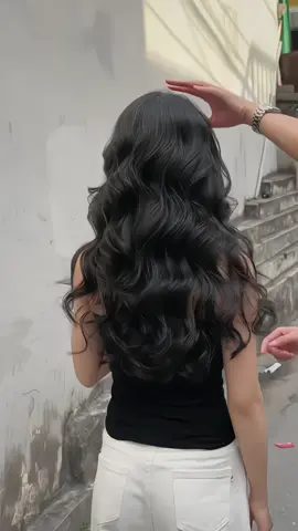 ✨ Kiểu tóc uốn giúp tóc bồng bềnh và trẻ trung ạ  ✨Combo Uốn/ Duỗi/ Nhuộm Chỉ 350K Độ Bền Tới 6 Tháng, Luôn Giữ Nếp Bồng Bềnh !! ✔️ Tặng cắt thiết kế ✔️ Tặng phục hồi Nano + Dưỡng Collagen ------------- 👉🏻 Sử dụng toàn bộ sản phẩm cao cấp chính hãng. - Với công thức uốn, nhuộm ion hơi nước khắc phục được cả những sợi tóc bông xù và khô xơ nhất. __________________ • 𝐃𝐎𝐑𝐀 𝐇𝐚𝐢𝐫 𝐒𝐚𝐥𝐨𝐧   • 245 Nguyễn Oanh - Gò Vấp - TP Hồ Chí Minh  •📞: 0964308388 💬 Inbox ngay để DORA tư vấn màu tóc hợp gu nhất với bạn nhé!#tocdep #uốntóc #kieuuondep #dora 