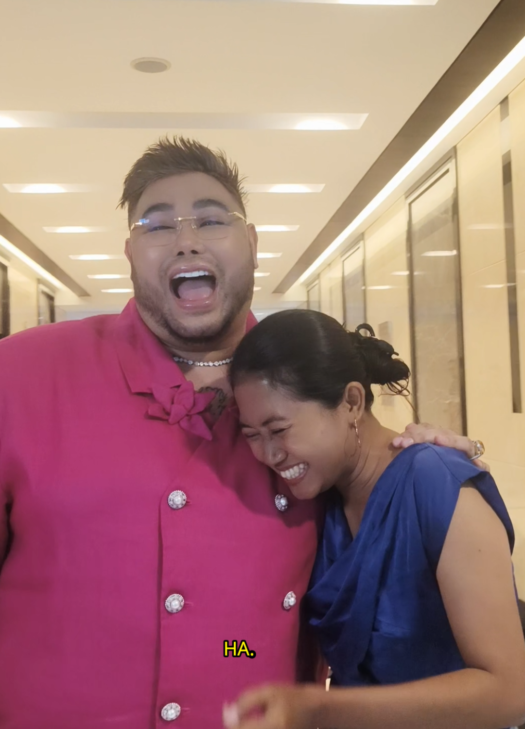 Membalas @cindyhenderayanii  kemaren wong tegal jalan di jfw, sekarang wong tegal ketemu super mega bintang @igun31 