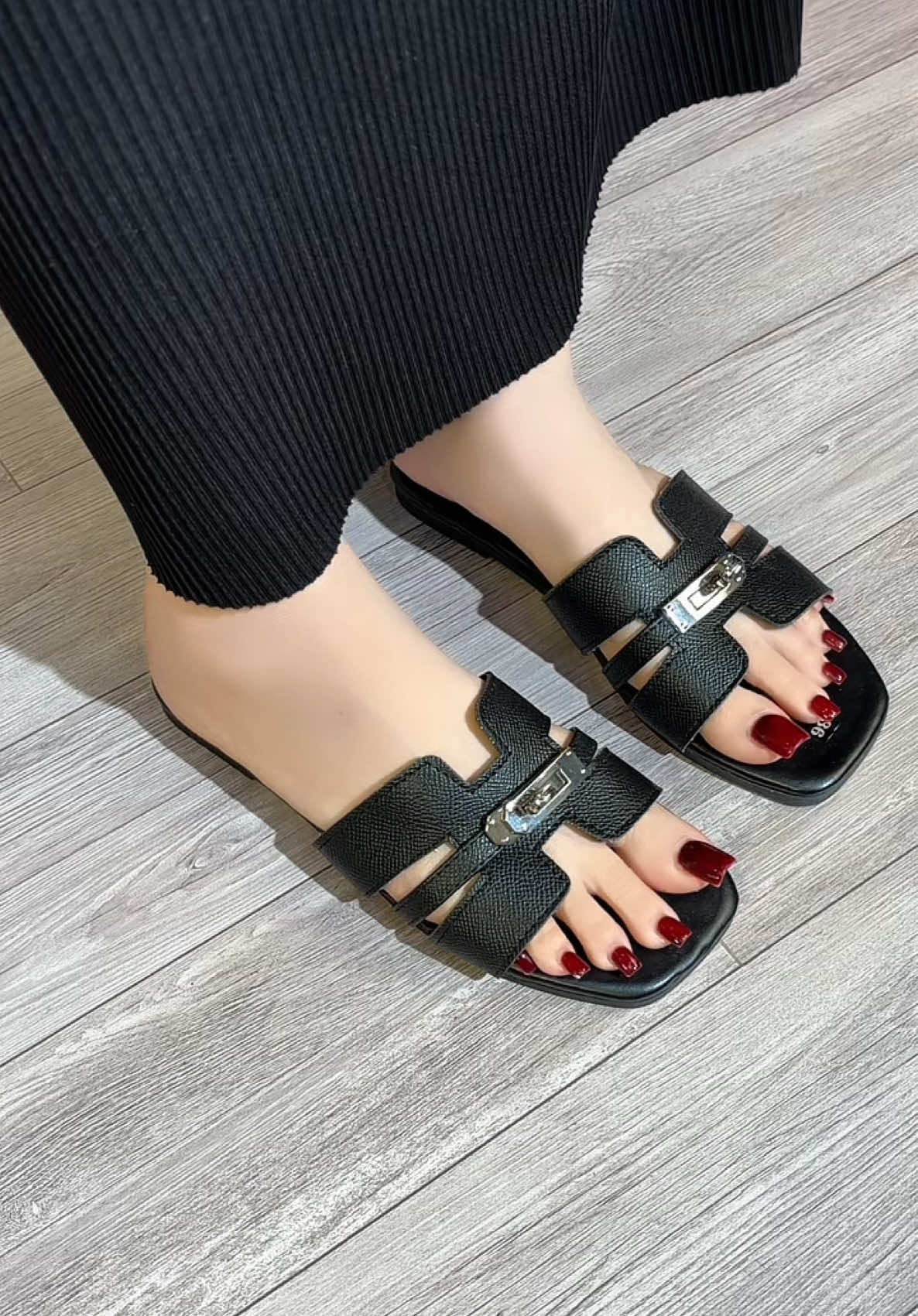 Dép lê gắng khoá siêuuuu xinh#videpxinh #deple #xuhuong #giaydephottrend 