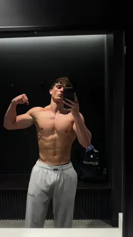 What % body fat do you think I’m at?  #Lifestyle #fyp #gym #motivation  