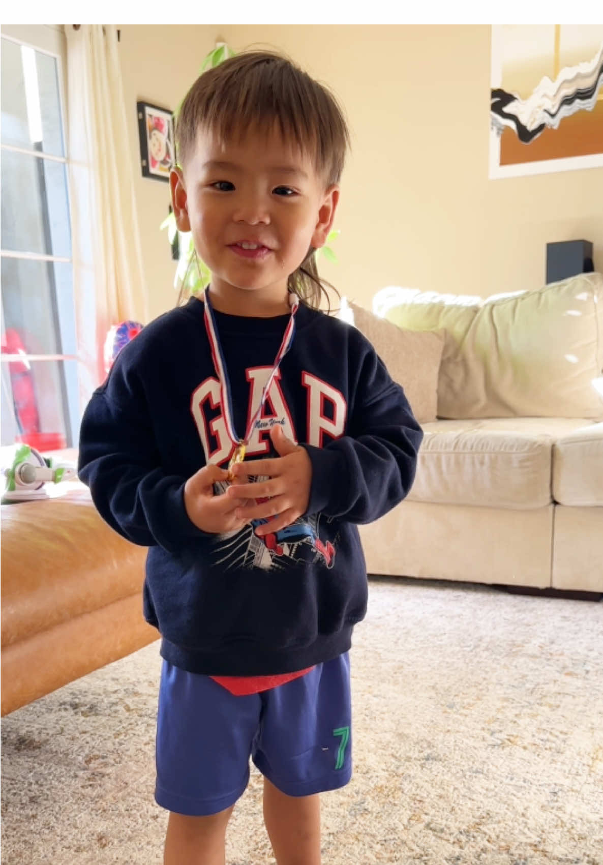 Just over here growing a baby 🤰🏻 #pregnant #ididnthavetheflu #pregnancyjourney #growingababy #kardashianmemes 