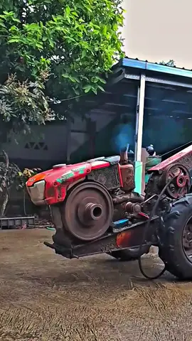 Persiapan berangkat#traktorsawah #petanimuda🌾🇮🇩🇮🇩 #fypシ゚ #capcut  #traktoroda2 