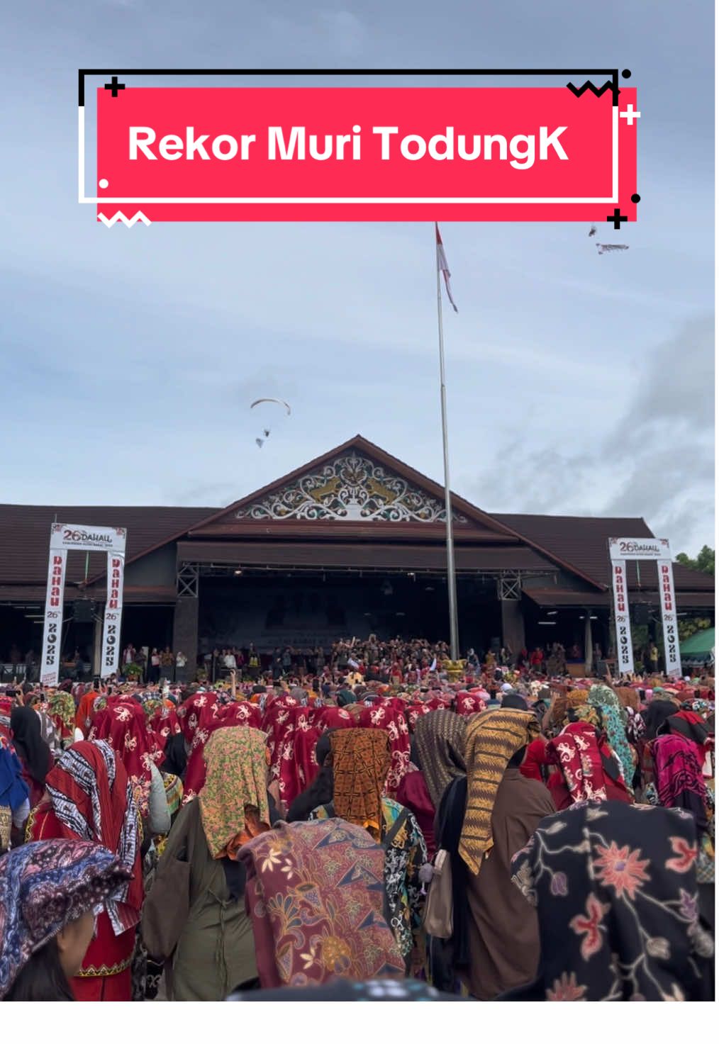 Rekor Muri Todungk dalam rangka HUT KUTAI BARAT #kutaibarat #dahau #adatdayak #fyppppppppppppppppppppppp #fypシ゚ 