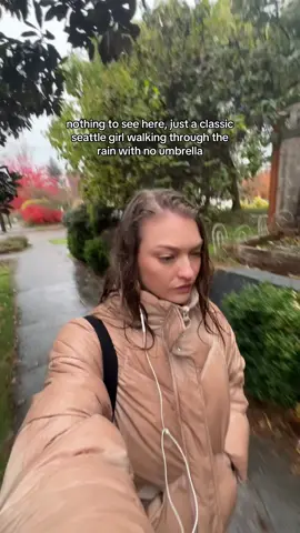 Drenched 😅☔️ #seattle #seattlelife #seattlerain 