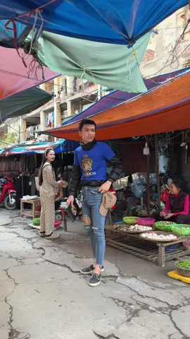 Đưa vợ đi chợ =)) #lytungduong #minhhienboutique 